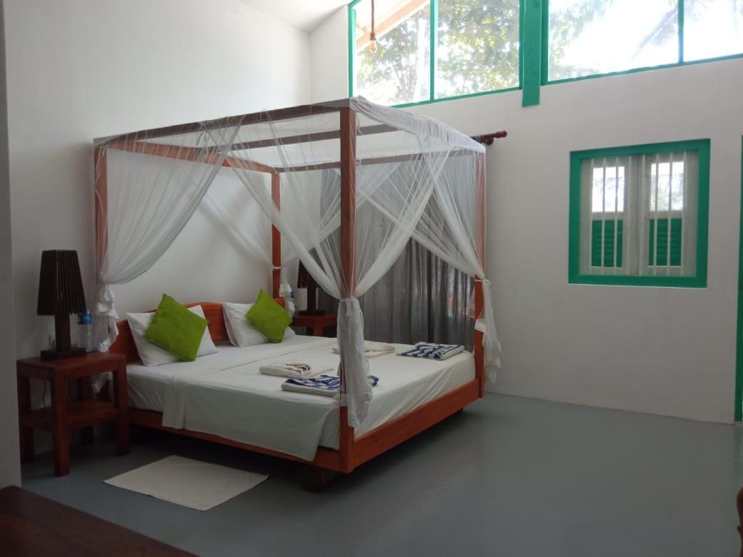 Beach House Kalukatiya - Family Villa, Seaview Room, Garden Room Dikwella Εξωτερικό φωτογραφία