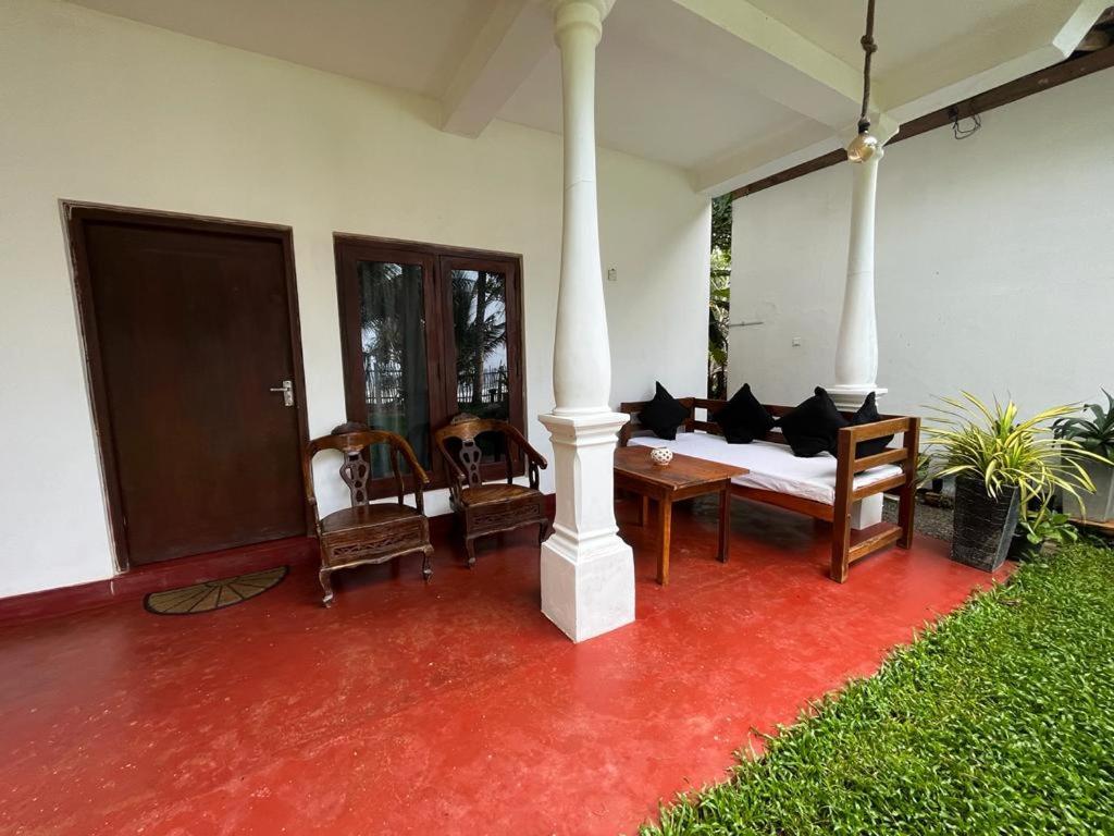 Beach House Kalukatiya - Family Villa, Seaview Room, Garden Room Dikwella Εξωτερικό φωτογραφία