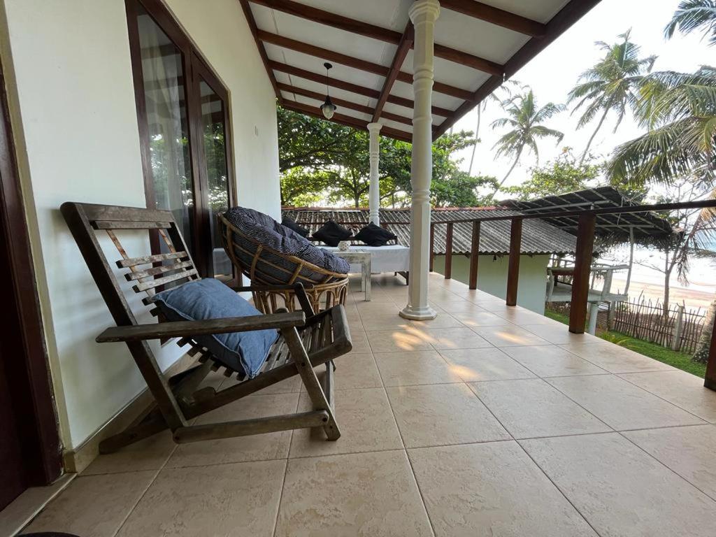 Beach House Kalukatiya - Family Villa, Seaview Room, Garden Room Dikwella Εξωτερικό φωτογραφία