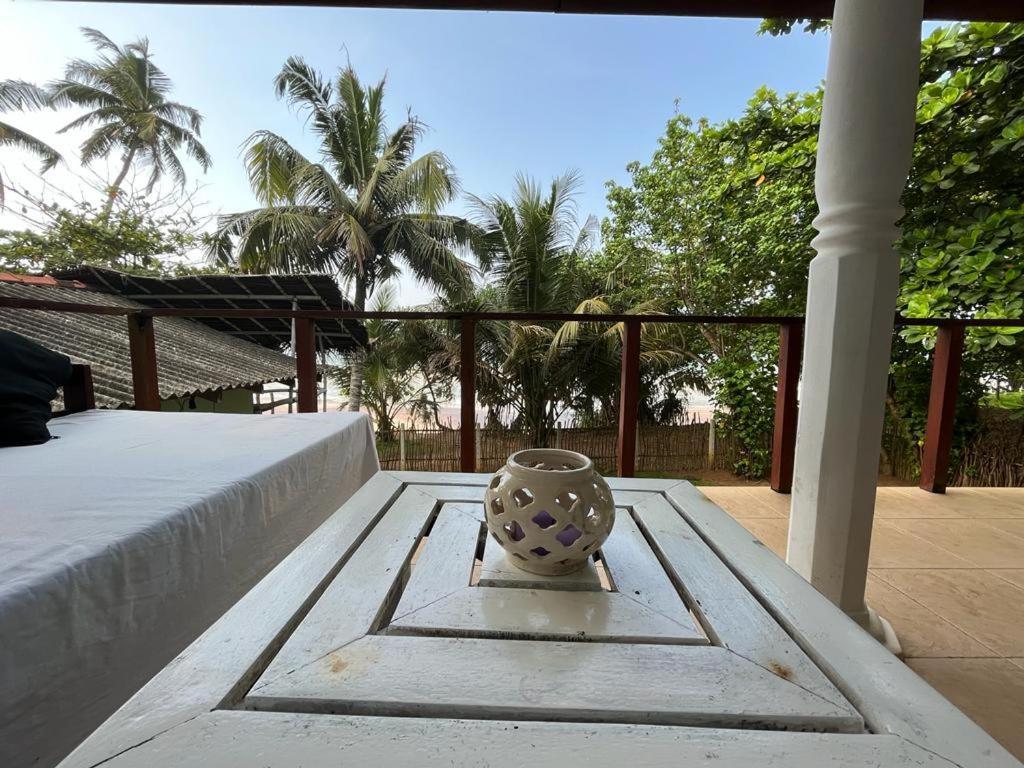 Beach House Kalukatiya - Family Villa, Seaview Room, Garden Room Dikwella Εξωτερικό φωτογραφία